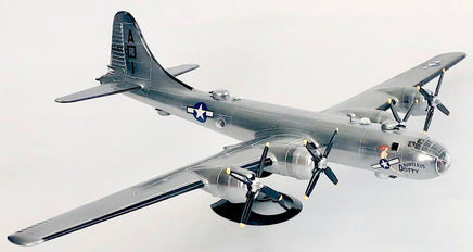 1/120 Atlantis Models Boeing B-29 Superfortress with Swivel Stand - 208