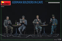 1/35 Mini Art - German Soldiers in Cafe - 35396