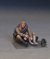 1/35 Mini Art - Soviet Soldiers Taking A Break - 35233