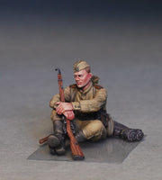 1/35 Mini Art - Soviet Soldiers Taking A Break - 35233