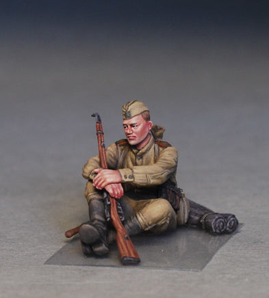 1/35 Mini Art - Soviet Soldiers Taking A Break - 35233
