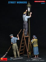 1/35 Mini Art Street Workers - 38081