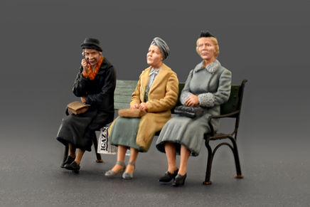 1/35 Mini Art - German Sitting Civilians 1930-40's - 38006
