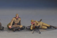 1/35 Mini Art - Soviet Soldiers Taking A Break - 35233