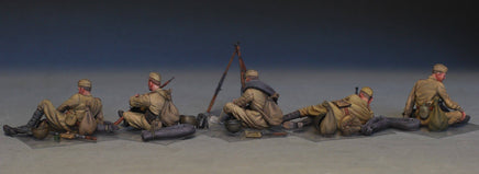 1/35 Mini Art - Soviet Soldiers Taking A Break - 35233