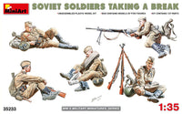 1/35 Mini Art - Soviet Soldiers Taking A Break - 35233