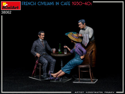 1/35 Mini Art - French Civilians in Cafe 1930-40s - 38062