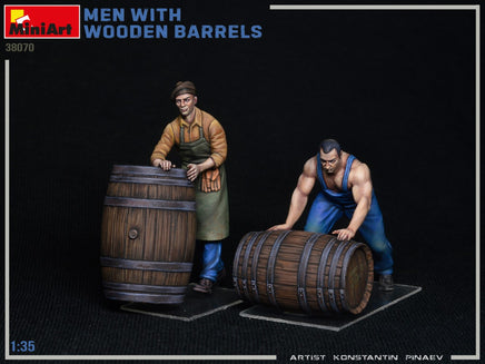 1/35 Mini Art - Men with Wooden Barrels - 38070