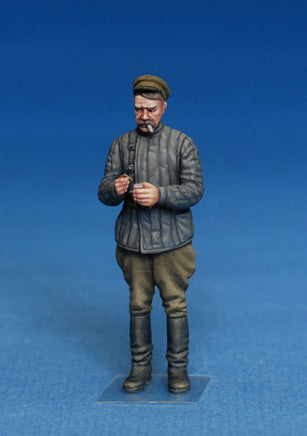 1/35 Mini Art Soviet Villagers - 38011