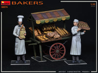 1/35 Mini Art - Bakers w/Bread & Cart - 38074