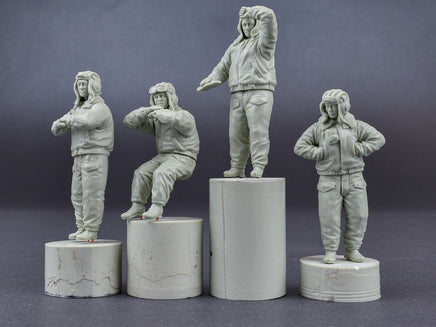 1/35 Mini Art - Soviet Tank Crew 1970-1980's Winter Uniform - 37063