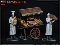 1/35 Mini Art - Bakers w/Bread & Cart - 38074