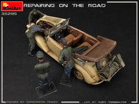 1/35 Mini Art - Repairing On The Road - 35295
