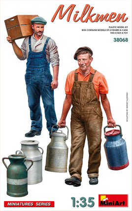 1/35 Mini Art - Milkmen w/Containers - 38068