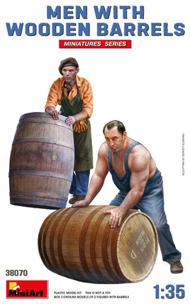 1/35 Mini Art - Men with Wooden Barrels - 38070