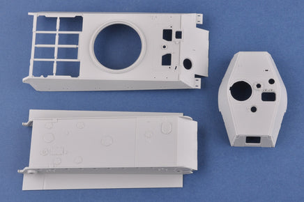 1/35 Hobby Boss Pz.Kpfw. VI Sd.Kfz. 182 Tiger II 84532