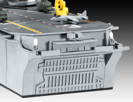 1/700 Revell Germany US Navy Assault Carrier WASP Class 05178