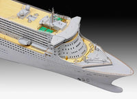 1/1400 Revell Germany Ocean Liner Queen Mary 2 05199