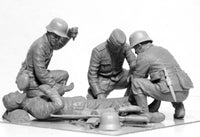 1/35 ICM WWII German Military Medical Personnel 35620