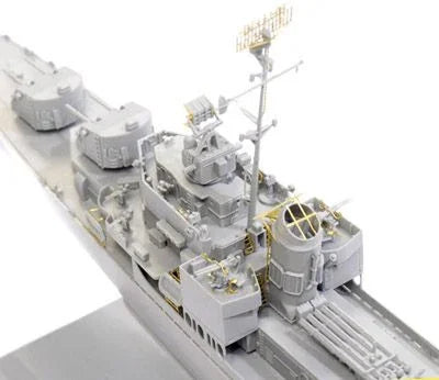 1/350 Dragon Model U.S.S. Gearing DD-710 1945 1029