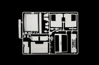 1/24 Italeri Volvo F16 Globetrotter Canvas Truck with Elevator 3945