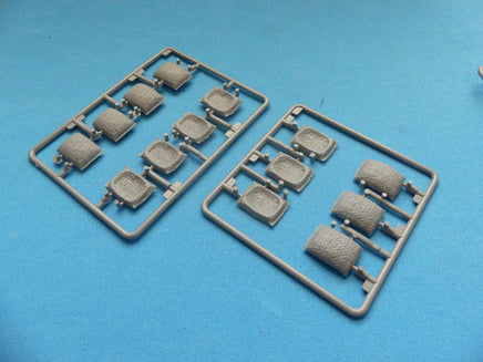 1/35 Gecko Models Vietnamese Farmer Cattle Cart Set 35GM0110