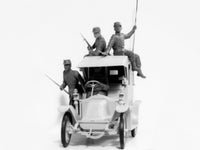 1/35 ICM Taxi Car w/French Infantry Battle of the Marne 1914 35660
