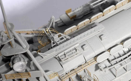 1/350 Dragon Model German Battleship Scharnhorst 1943 1040