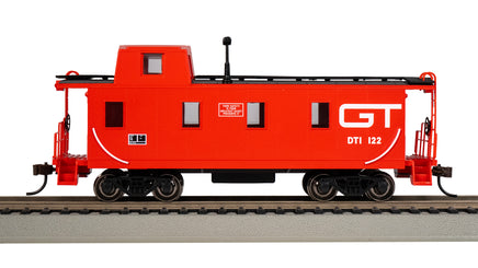 HO Bachmann Streamlined Caboose with Offset Cupola - Grand Trunk #122 - 14004