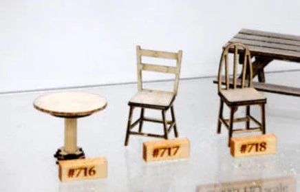 O Banta Modelworks Round Cafe Bar Tables 716 - MPM Hobbies