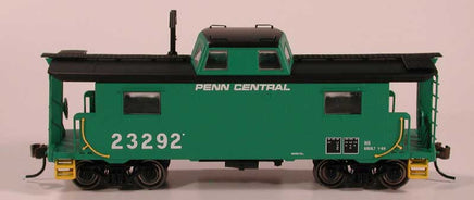 HO Bowser N8 Caboose Penn Central Plain Road #23318 - 43409