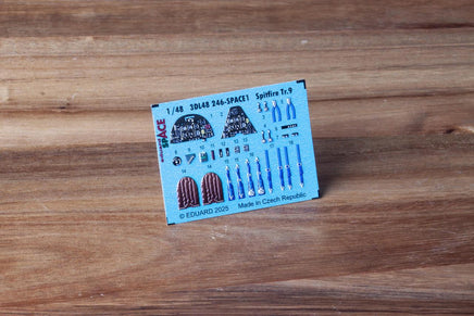 1/48 Eduard Spitfire Tr.9 SPACE 3Dl48246