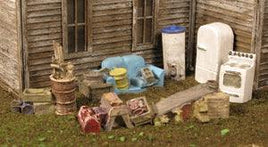 HO Monroe Back Yard Junk #2302