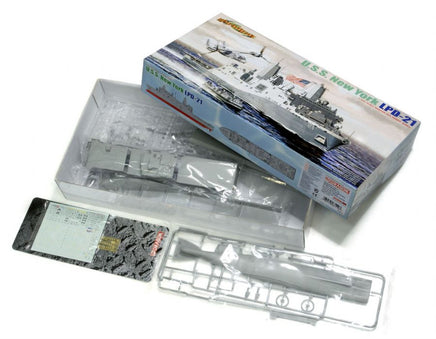 1/700 Dragon Model U.S.S. New York LPD-21 7110