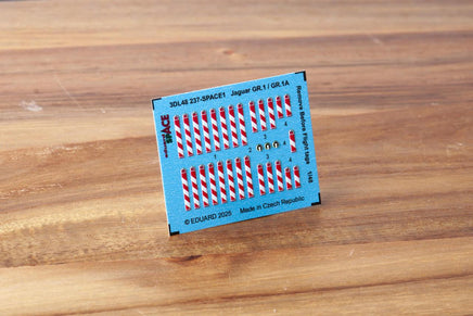 1/48 Eduard Jaguar GR.1 / GR.1A Remove Before Flight 12 3DL48237