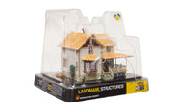 HO Woodland Corner Porch House BR5046