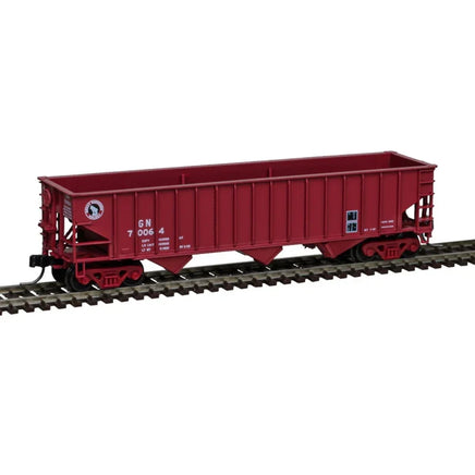 N Scale Atlas Master PS-2750 covered hopper in Great Northern Railway orange and green livery with road number 70104, die-cast construction
