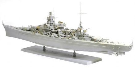 1/350 Dragon Model German Battleship Scharnhorst 1943 1040
