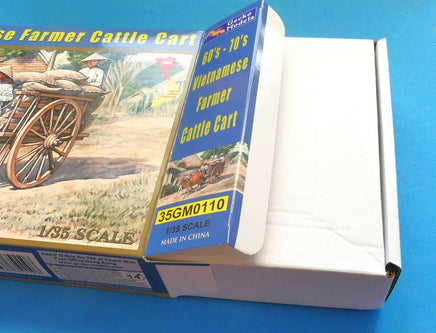 1/35 Gecko Models Vietnamese Farmer Cattle Cart Set 35GM0110