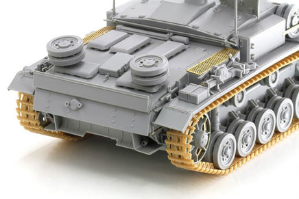 1/35 Dragon Model Stug. III F/8 Early Production Italy 1943 6620