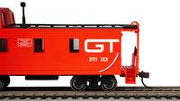 HO Bachmann Streamlined Caboose with Offset Cupola - Grand Trunk #122 - 14004