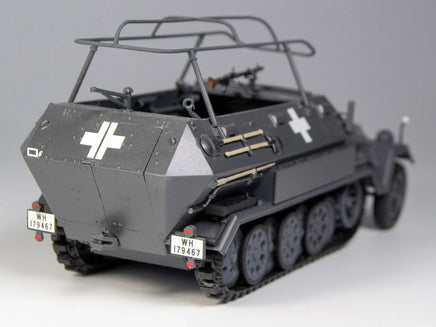 1/35 ICM Sd.Kfz.251/6 Ausf.A WWII German Armoured Command Vehicle 35102