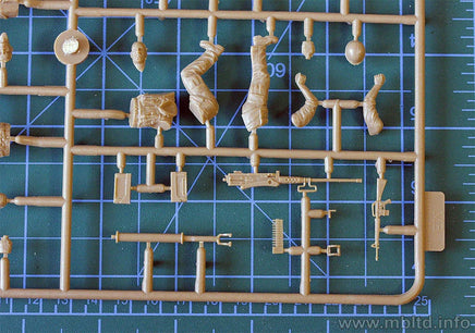 1/35 Master Box Charlie on the Left!!! Vietnam War Kit Series (5 Figures) 35105