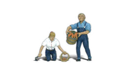 G Woodland Scenic Accents Gus & Gertie Gardener A2541