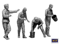 1/35 Master Box German Drivers  WWII Era Schnelle Truppen 35237