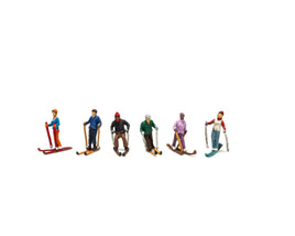 HO Woodland Scenic Accents Snow Skiers A1967