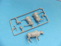 1/35 Gecko Models Vietnamese Farmer Cattle Cart Set 35GM0110