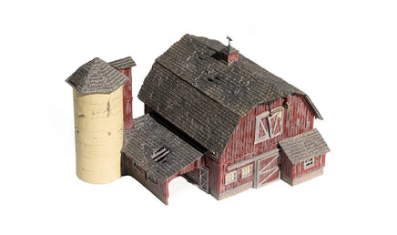 HO Woodland Old Weathered Barn BR5038