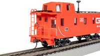 HO Bachmann Streamlined Caboose with Offset Cupola - Grand Trunk #122 - 14004