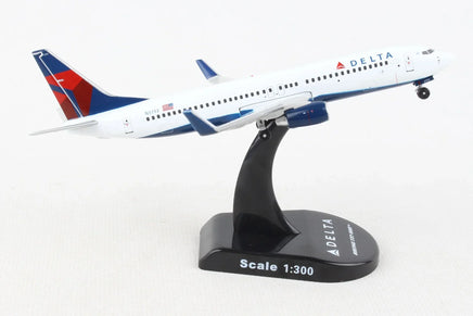 1/300 Daron 737-800 Delta 5815-3